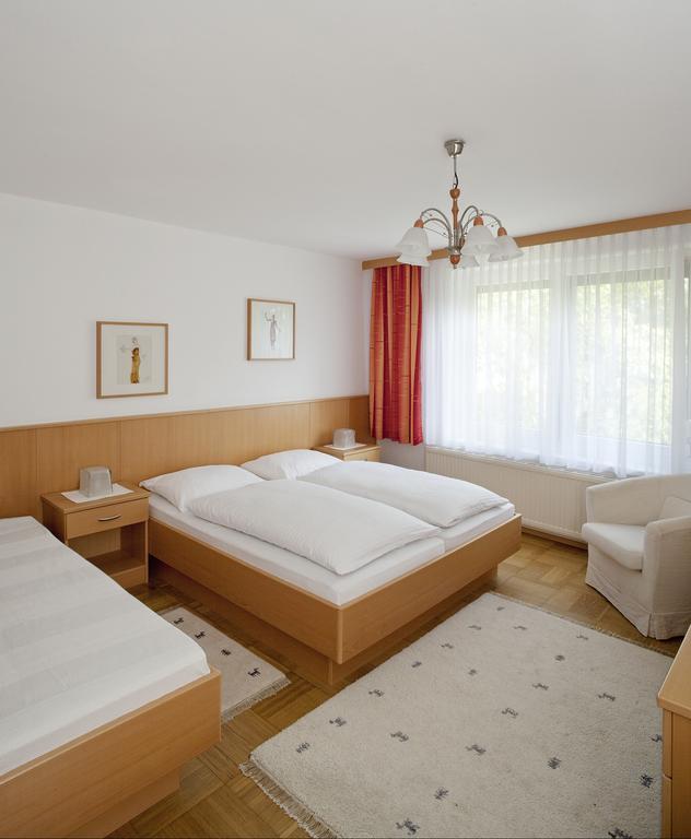 Gasthof-Pension Weisz-Artner Frauenkirchen Habitación foto